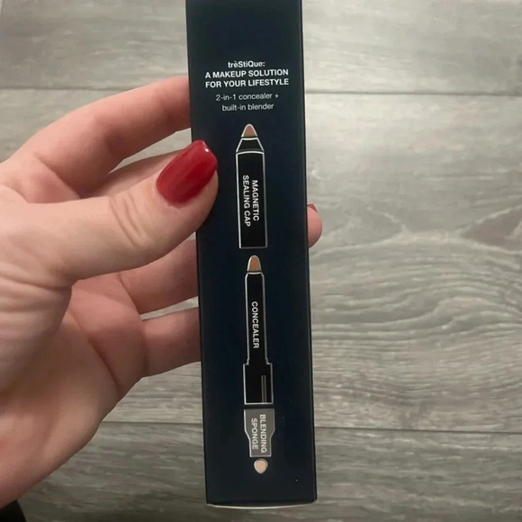 Trestique concealer and corrector crayon - Picture 5 of 6